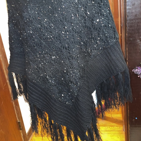 Black fringe sequin Shawl - Picture 3 of 7